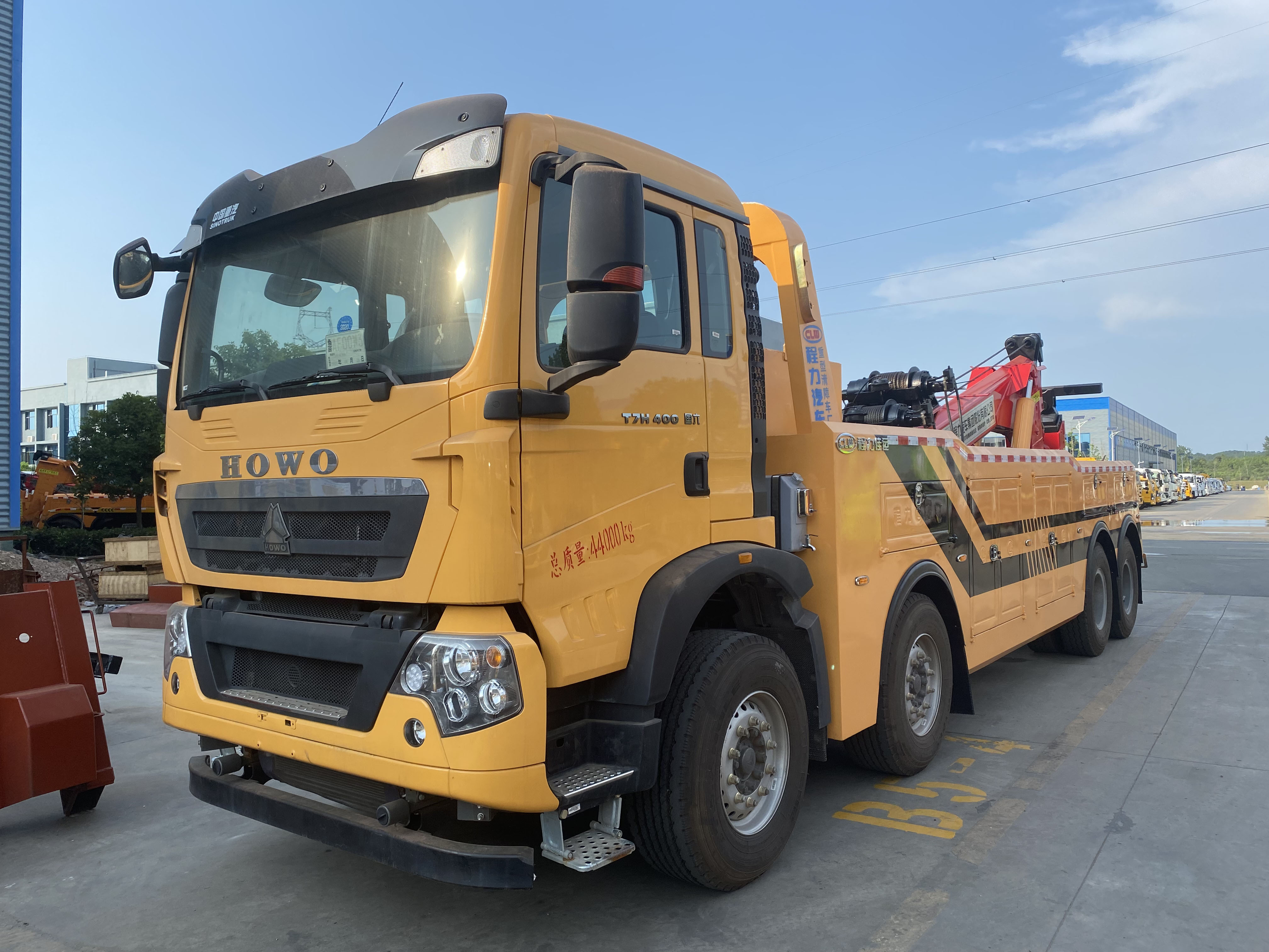 HOWO 8*4 tow and lift wrecker truck