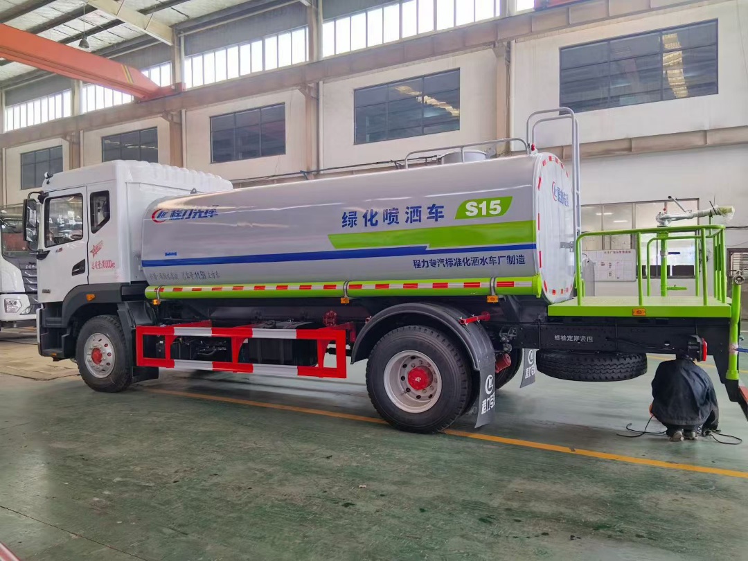 Dongfeng 15m3 water sprinkler truck