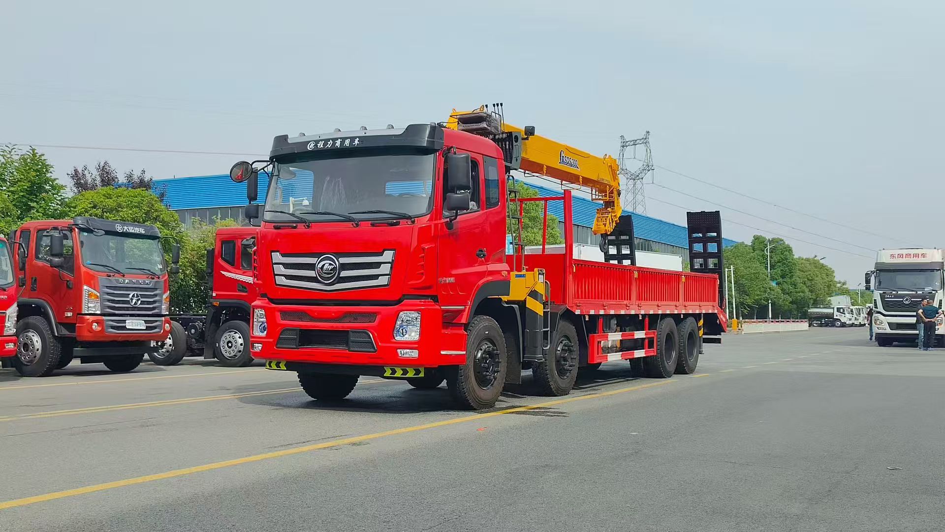 CLW 8*4 truck mounted crane